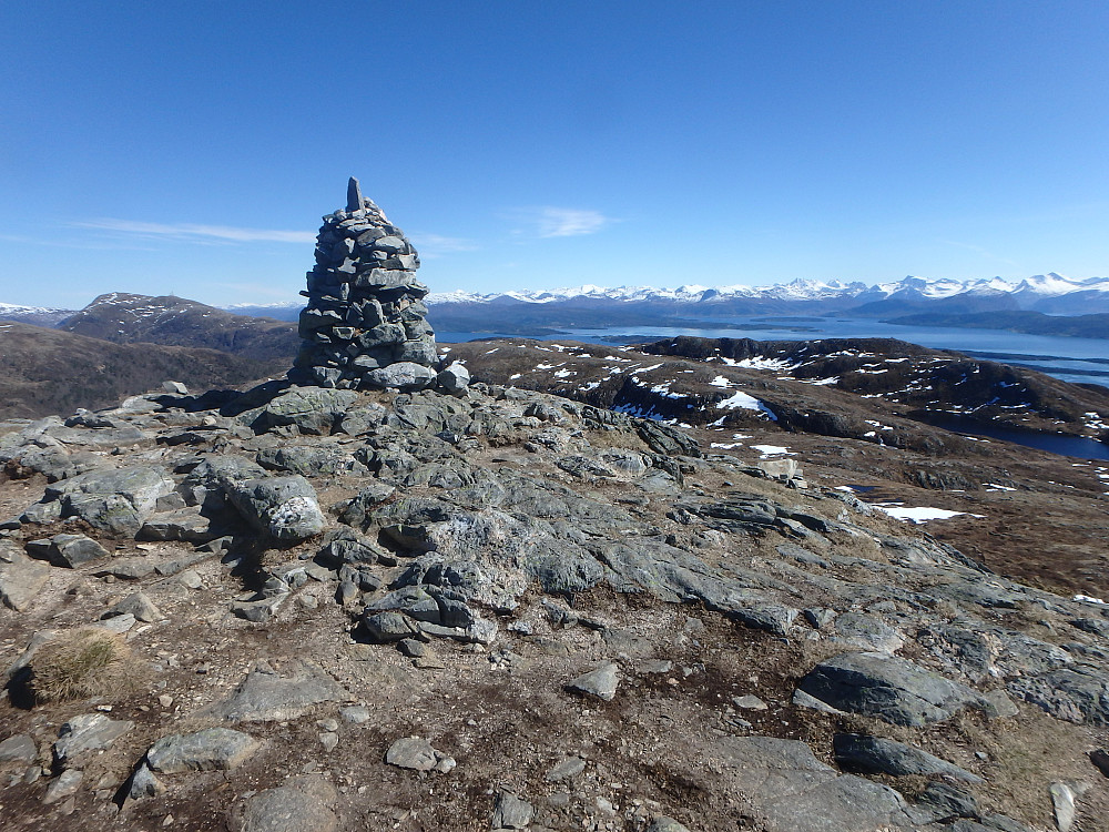 Flott utsikt fra Middagsfjellet.