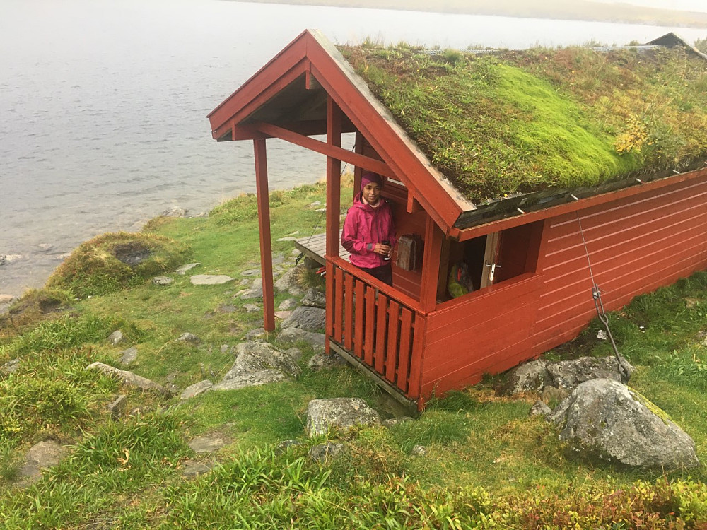 Kuling og regn i dag.