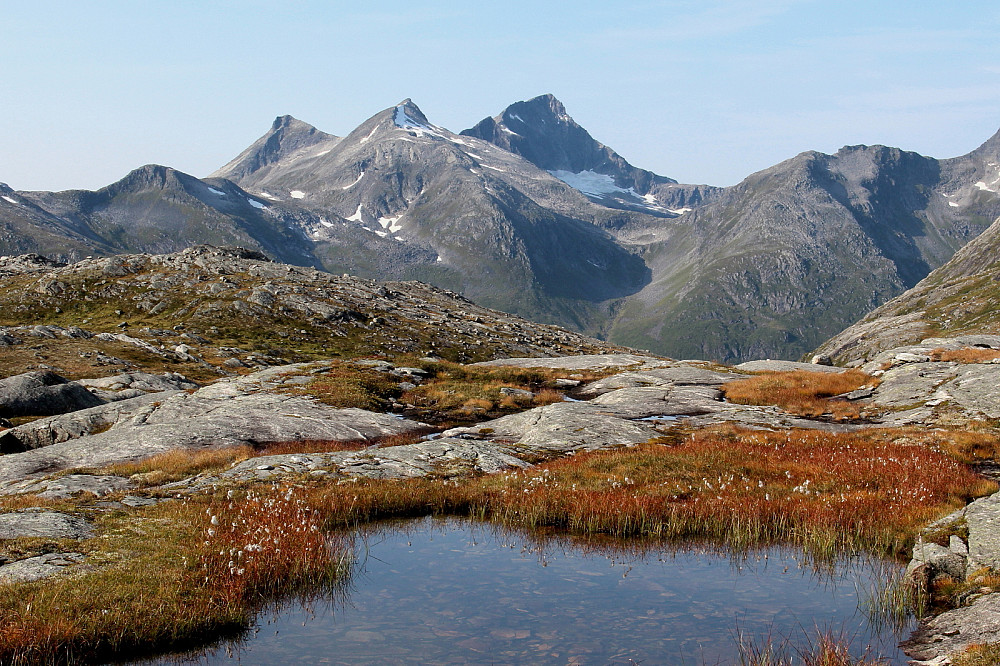 Utsikt mot Skjortene.
