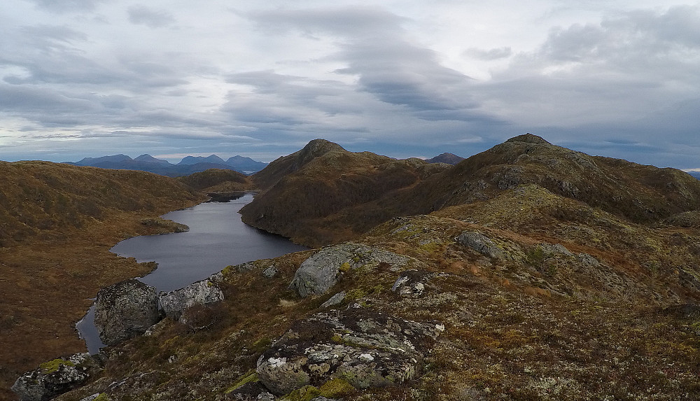 Langvatnet rundt. Tilbakeblikk fra Seternipa vest.