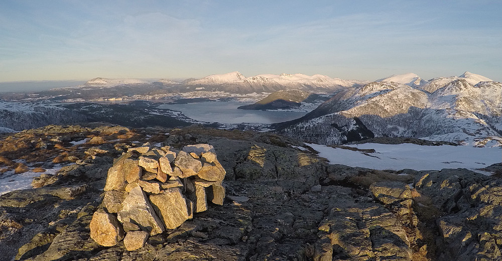 Panorama nordover fra toppen.