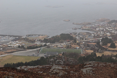 Fra Gulberget mot Bud. Det varmes opp til kamp.