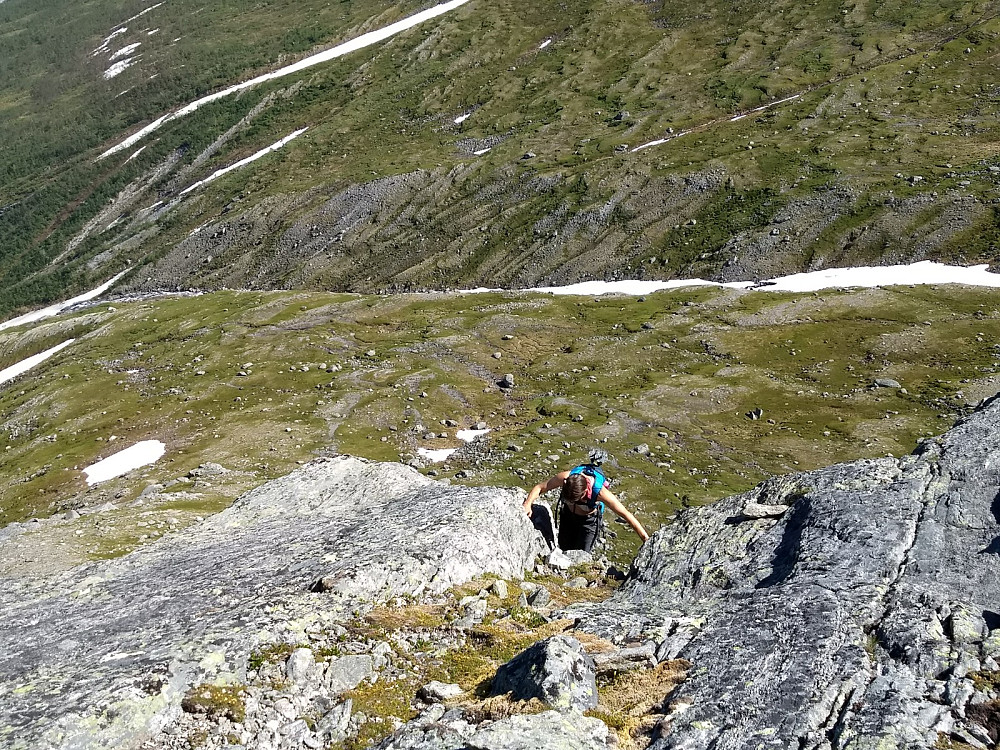 Etter en del småklyving flater det litt ut.