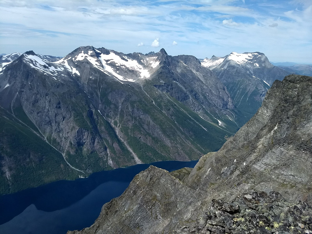 Utsikt fra Bjørktinden.
