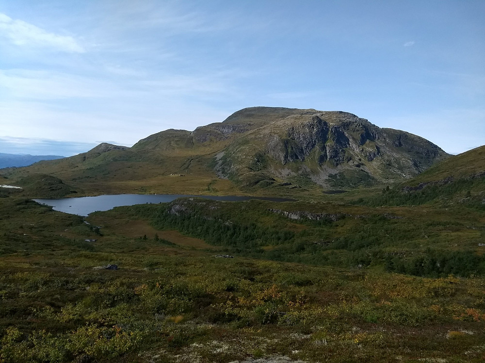 Tilbakeblikk mot Belevatna og Hjelmen.