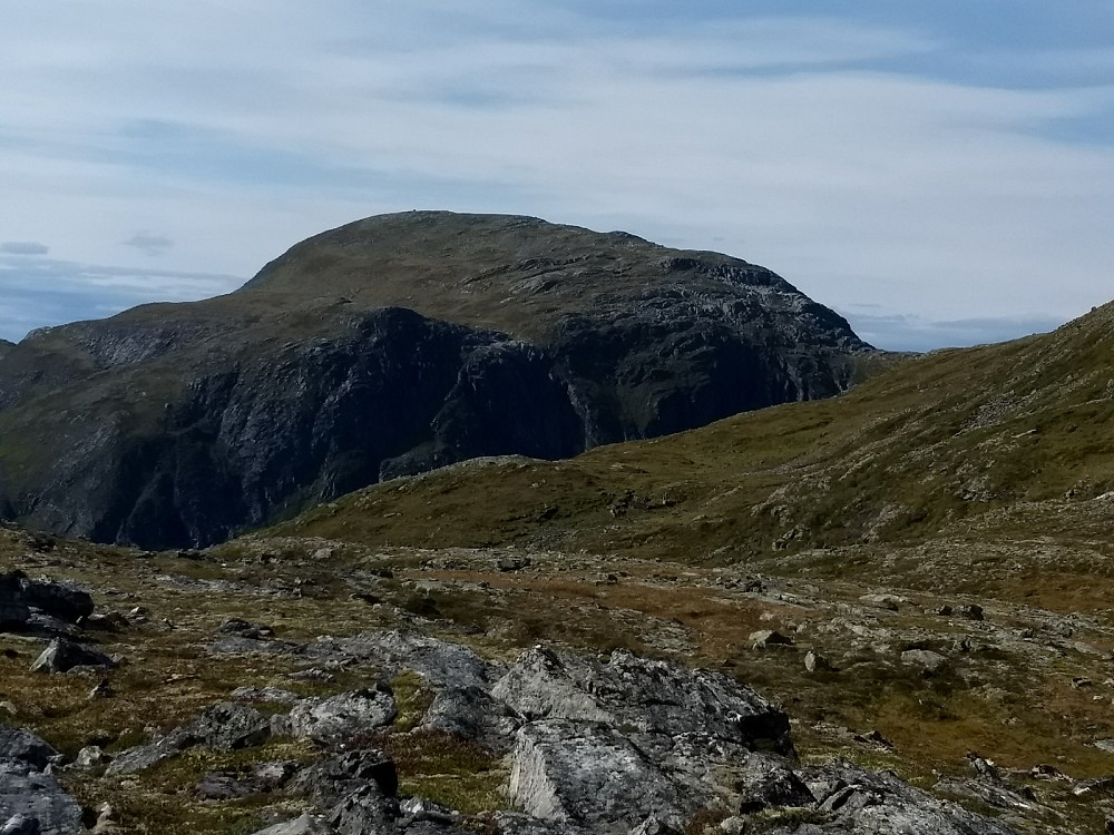 Mot Hjelmen fra Hjelmkona S.