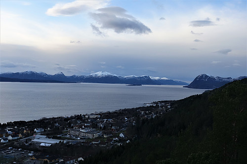 Vestover fra Brattlihaugen.