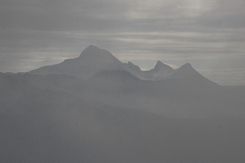 Skjortene i Eresfjord sett fra Storhaugen.