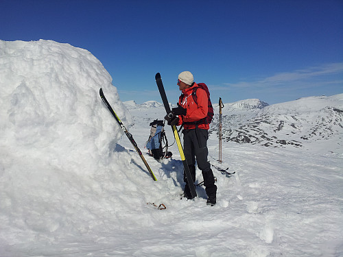 Hatten med Skrymtan, Drugshøe og Snøhettamassivet i bakgrunnen