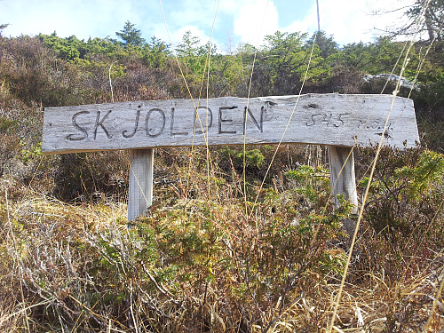 Treskiltet ved veien