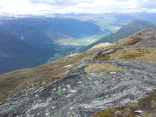 Fin utsikt mot Lom sentrum (Fossbergom)