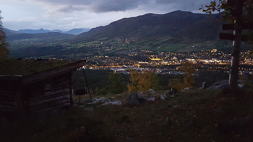 Kveld over Oppdal sentrum