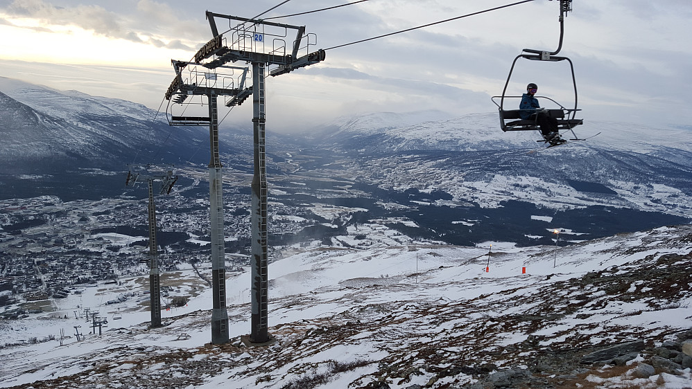 Hovden-heisen har åpnet til tross for lite snø