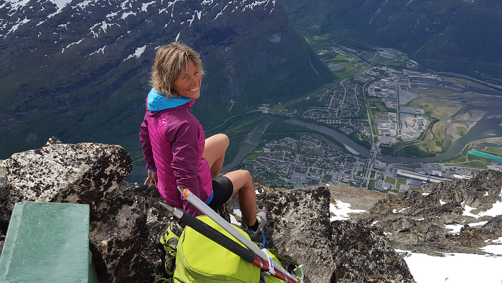Sunndalsøra langt der nede