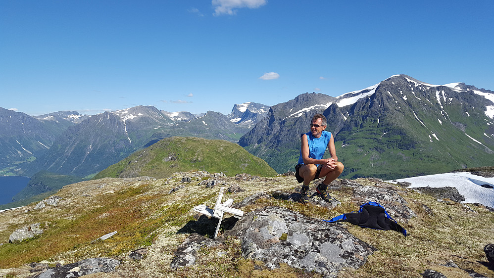 På Storkjelen med Kårdalstindane, Kvitegga og Storhornet bak