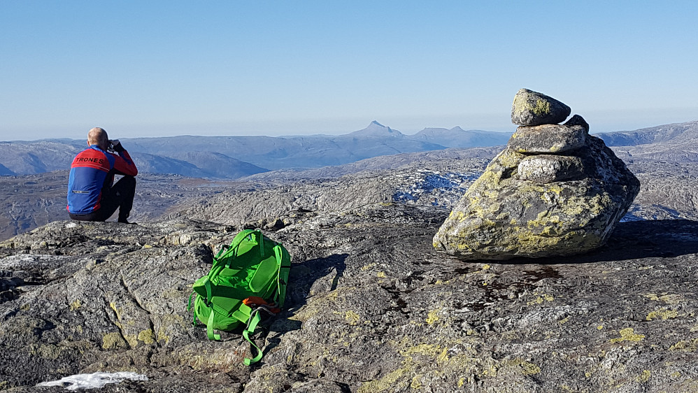 Ottos varde på Båtfjellet - Heilhornet i bakgrunnen