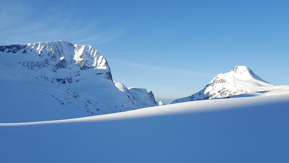 Nydelig dag - Storsalen og Kringlehøa med Innerdalstårnet midt mellom :)