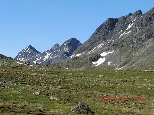 (En liten rekognoseringstur inn i Torfinnsdalen kvelden før)