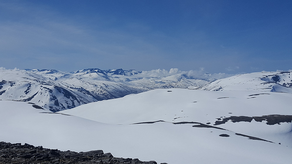 Mye snø enda