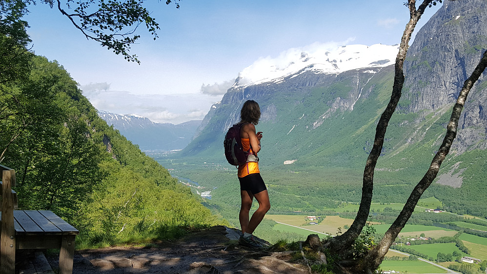 Flott utsiktspunkt på Kongelhjellan