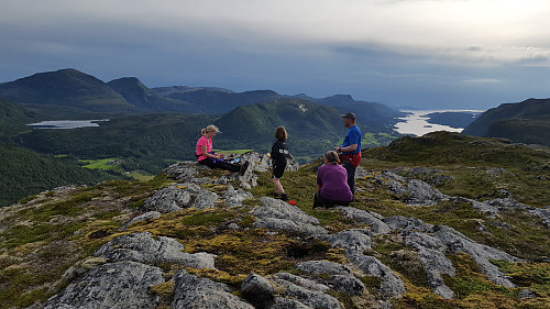 Flere på Fevelfjellet denne fine ettermiddagen