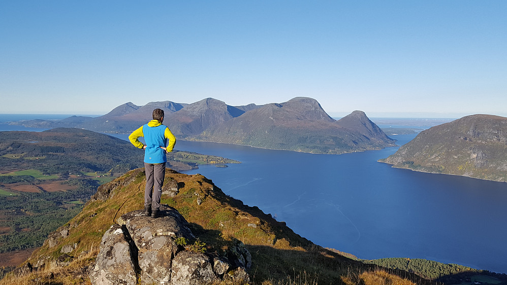 Flott utsikt fra Hennafjellet