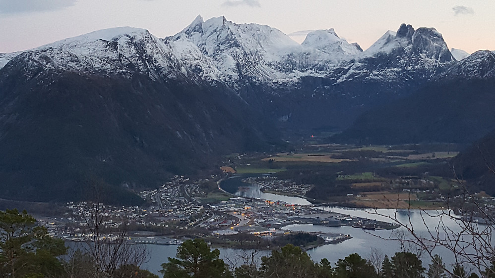 Flott utsikt mot Åndalsnes