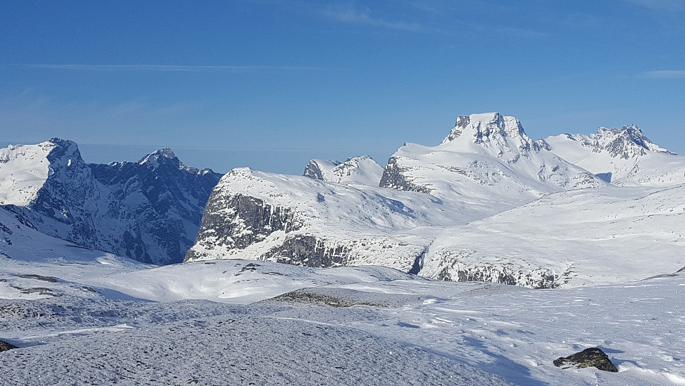 Fine Romsdalsfjell sett fra Døntfjellet