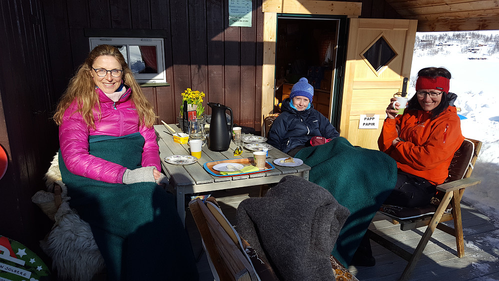 Vertskapet på Stensessætra: Guro, Alise og Johanne