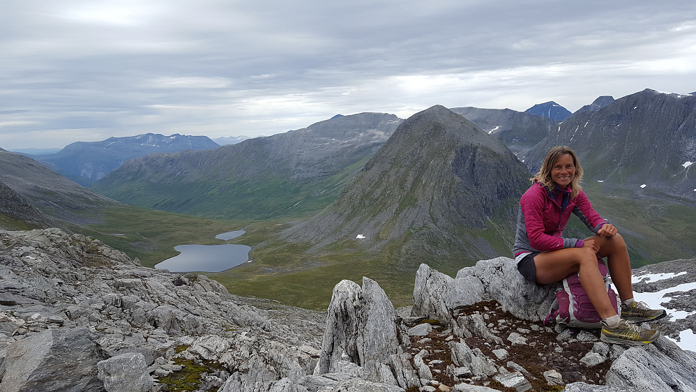 Pause nedi lia - Melkallvatna og Melkallen i bakgrunnen
