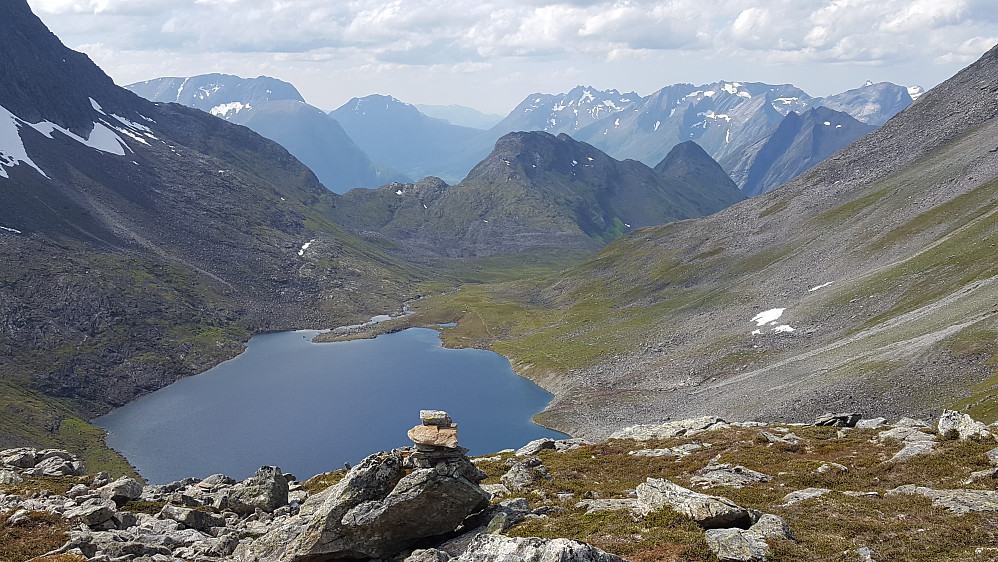 Fint ved Steinreset - Isavatnet og Urkeegga synes godt