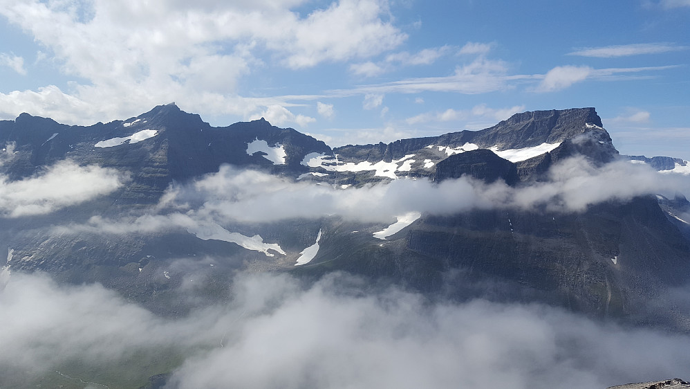 3 x Trolla og Skarfjellet