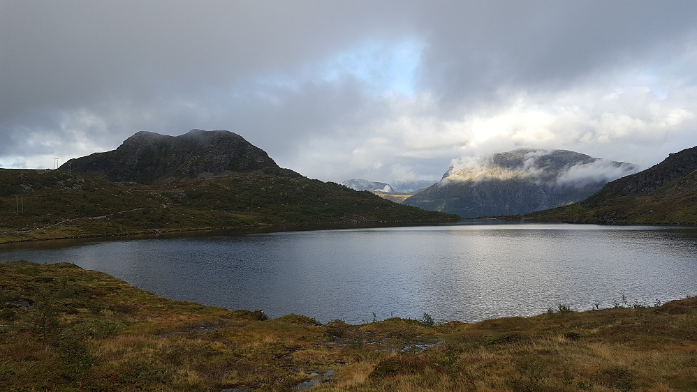 Nykkjevatnet og Båsenibba