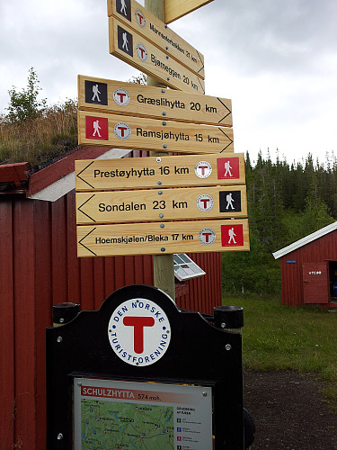 Litt jobb ved Schulzhytta..