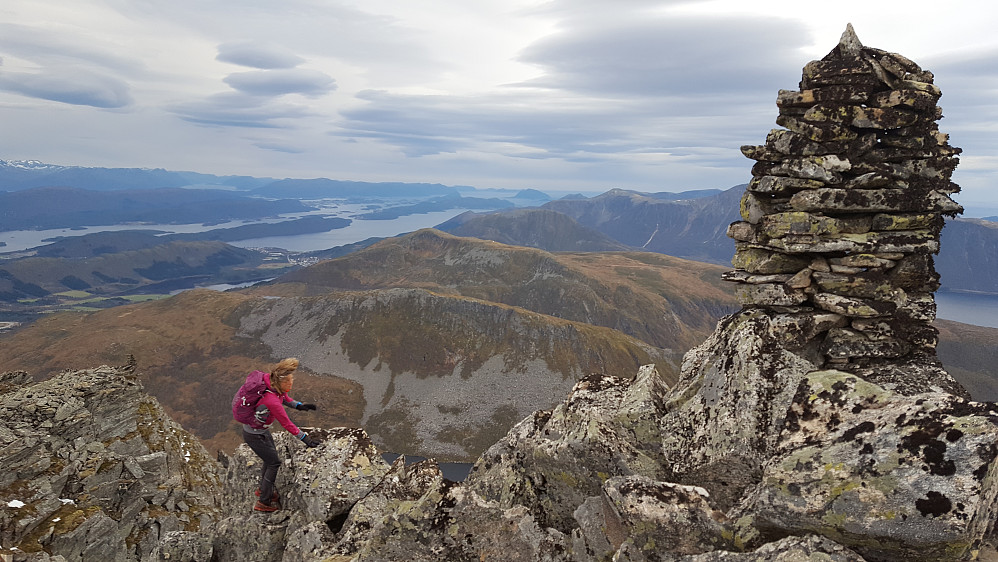 Stri vind i dag, ikke sant Gunn?? Her fra Tindfjellet (960 moh)