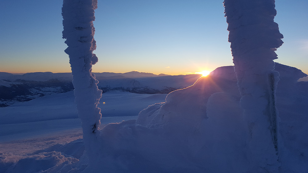 Solnedgang på Blåørpiken :) Snøhetta midt i bildet