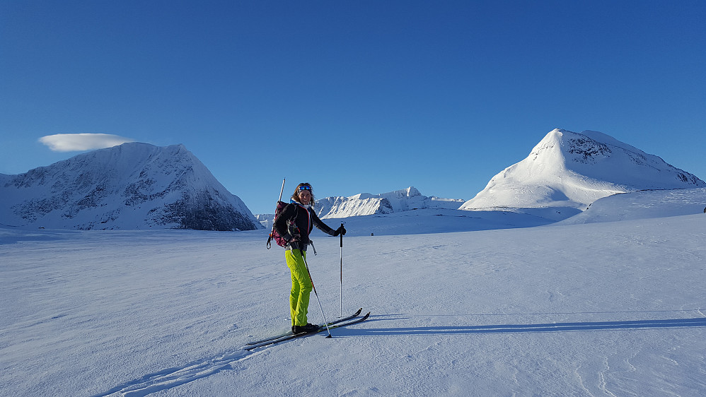 Flotte fjell vest for Storligrenda. Dagens mål til høyre :)
