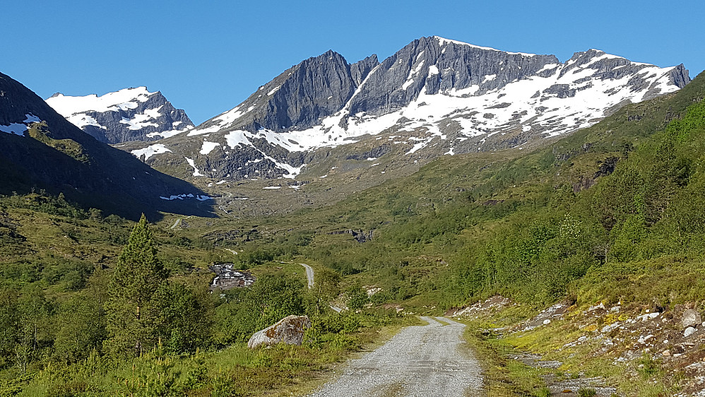 Riksemdalen - Sunnavindsnipa & Tungremtindane.