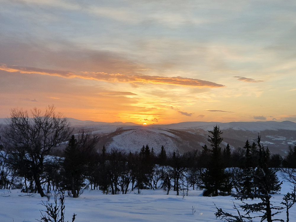 Vakker solnedgang på Hillingsberget :)