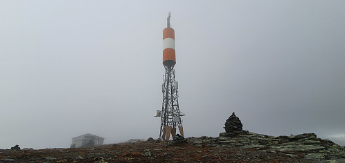 Tåke på toppen - rød rute opp og ned.