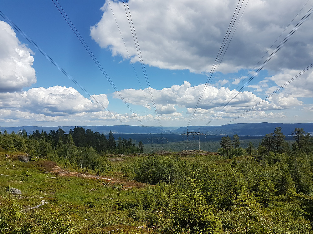 Utsikt over "Jungerområdet", Eikerbygdene og innover mot Drammen