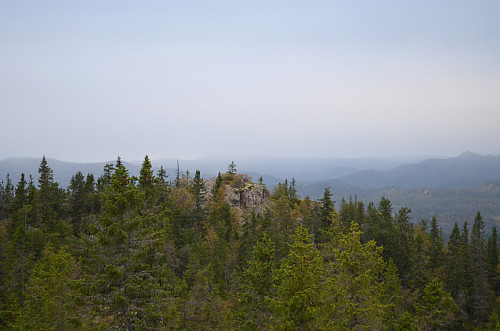 Den nordvestre bergknausen på Venåsnuten sett fra det høyeste punktet.