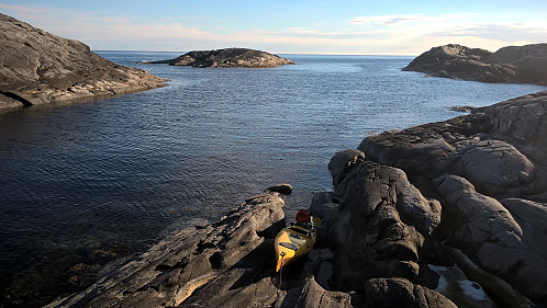 Kanalen på vestsida av Kvannholmen.