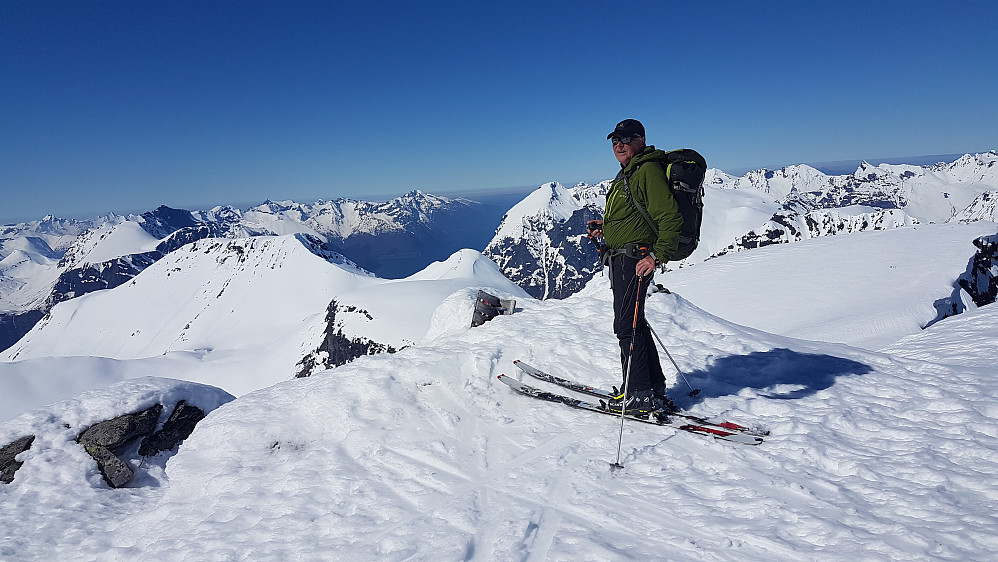 Knut Sverre på trig.pkt. Kvitegga.