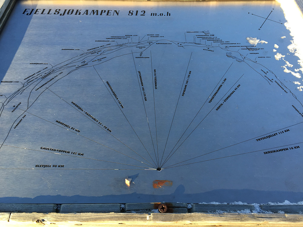 Herfra kan man se både Jotunheimen og Rondane
