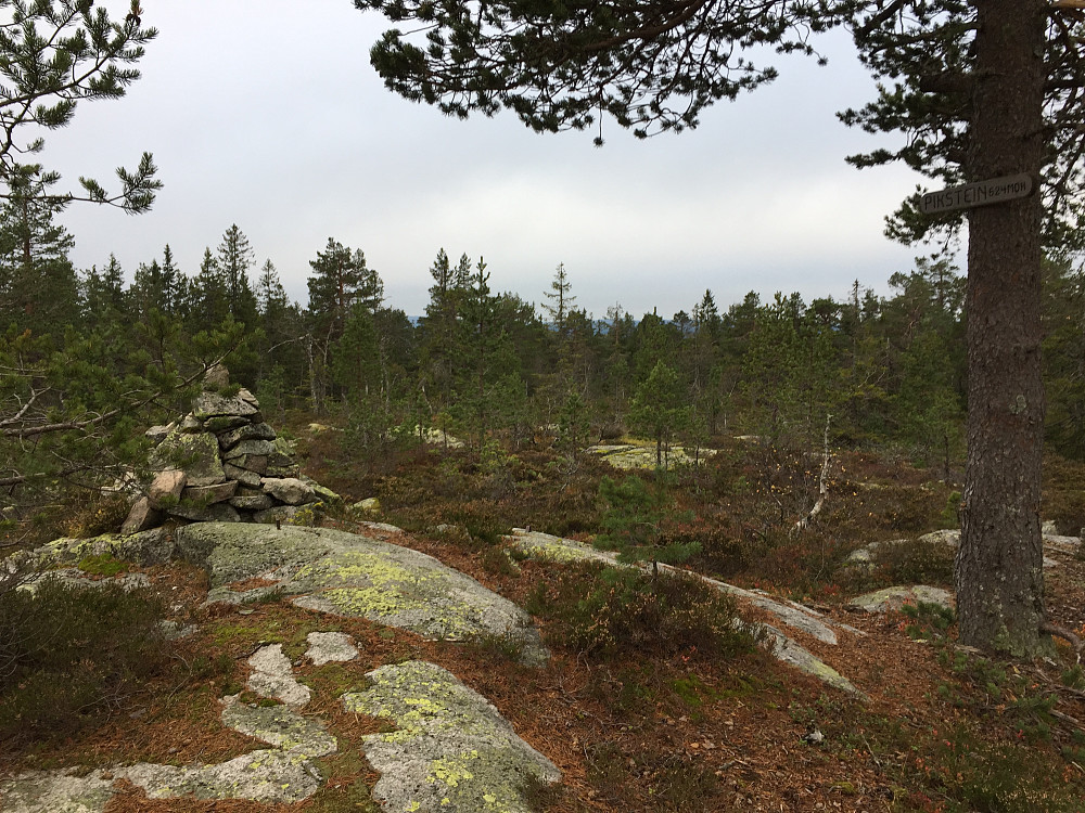 Varden som ligger litt vest for toppen