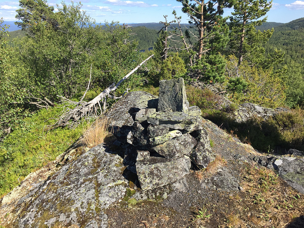 Knarren og utsikt østover