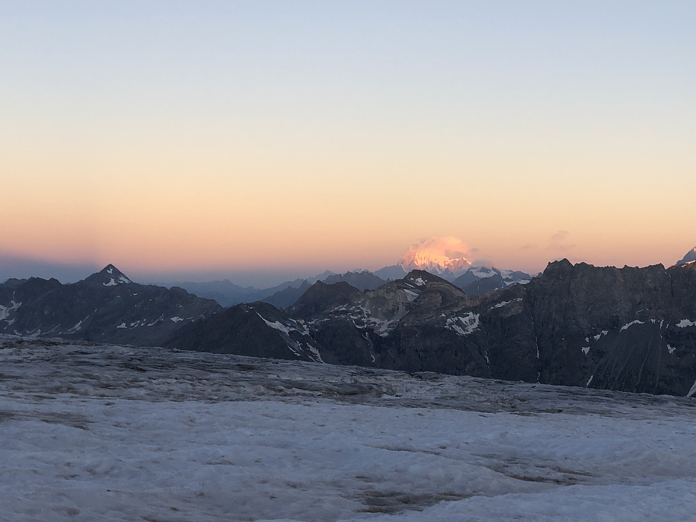 Morgenstund, Mont Blanc lyses opp i det fjerne