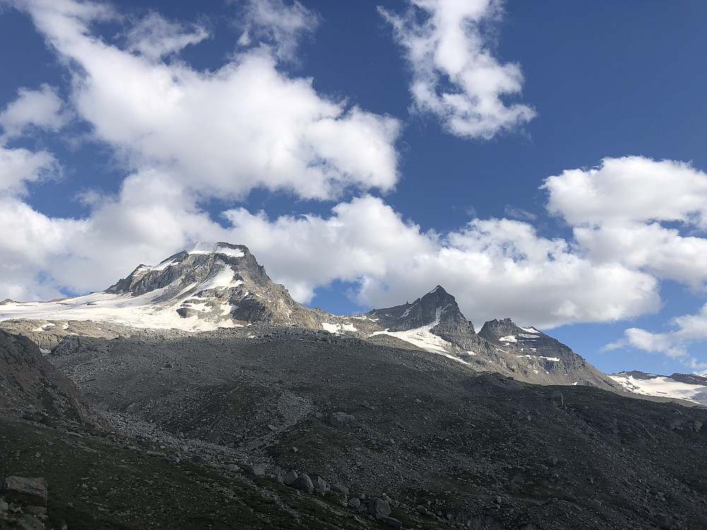 Ciarforon (3642 moh.) og Becca di Monciair (3544 moh.)