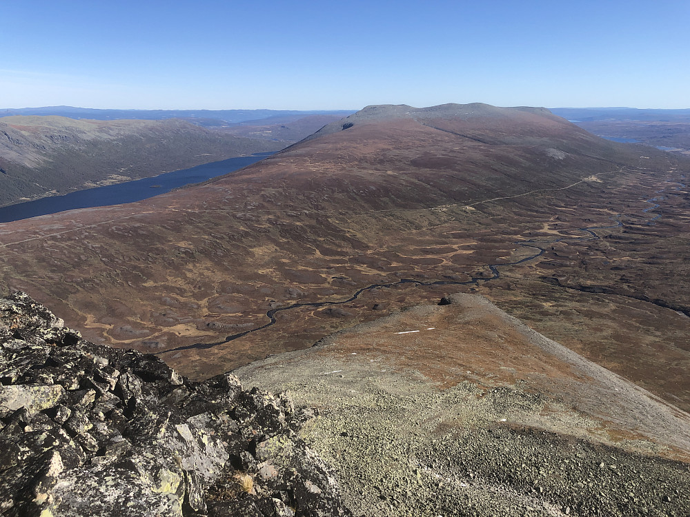 Smådalen og Helin, med Storlifjellet i mellom